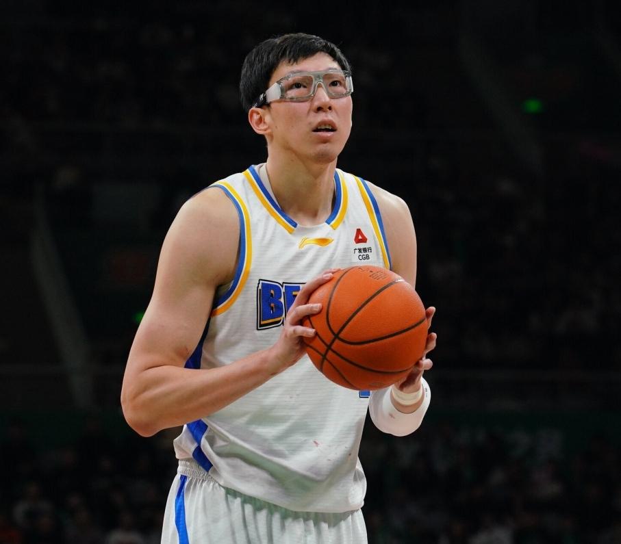 周琦能不能练一练罚篮呀[捂脸]
在北京男篮86-88不敌吉林的比赛，最后20秒的