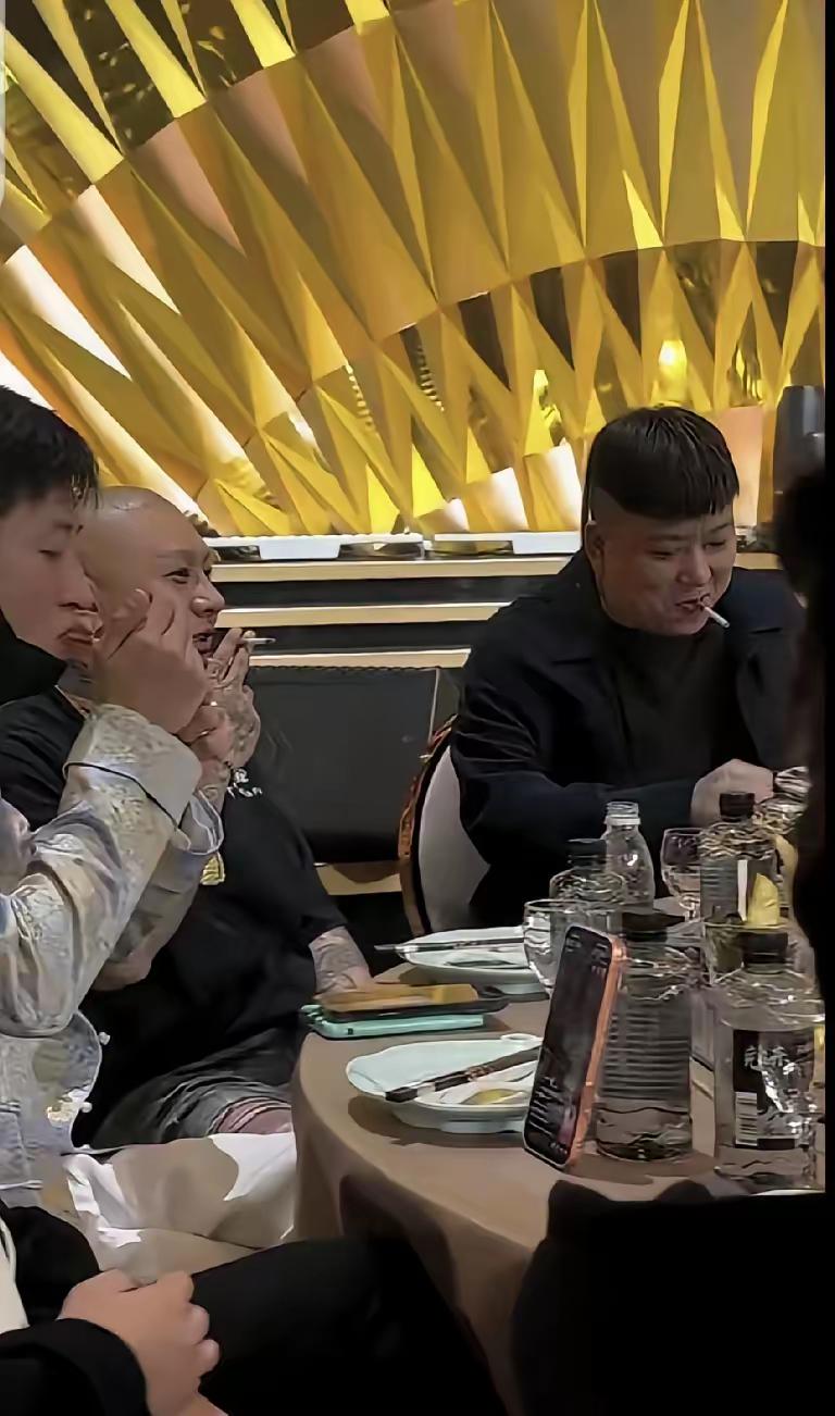 真的搞不懂张雪峰和蓝战非被封杀！参加天佑婚礼的那些刘二狗、方丈、天津李四和祁天道