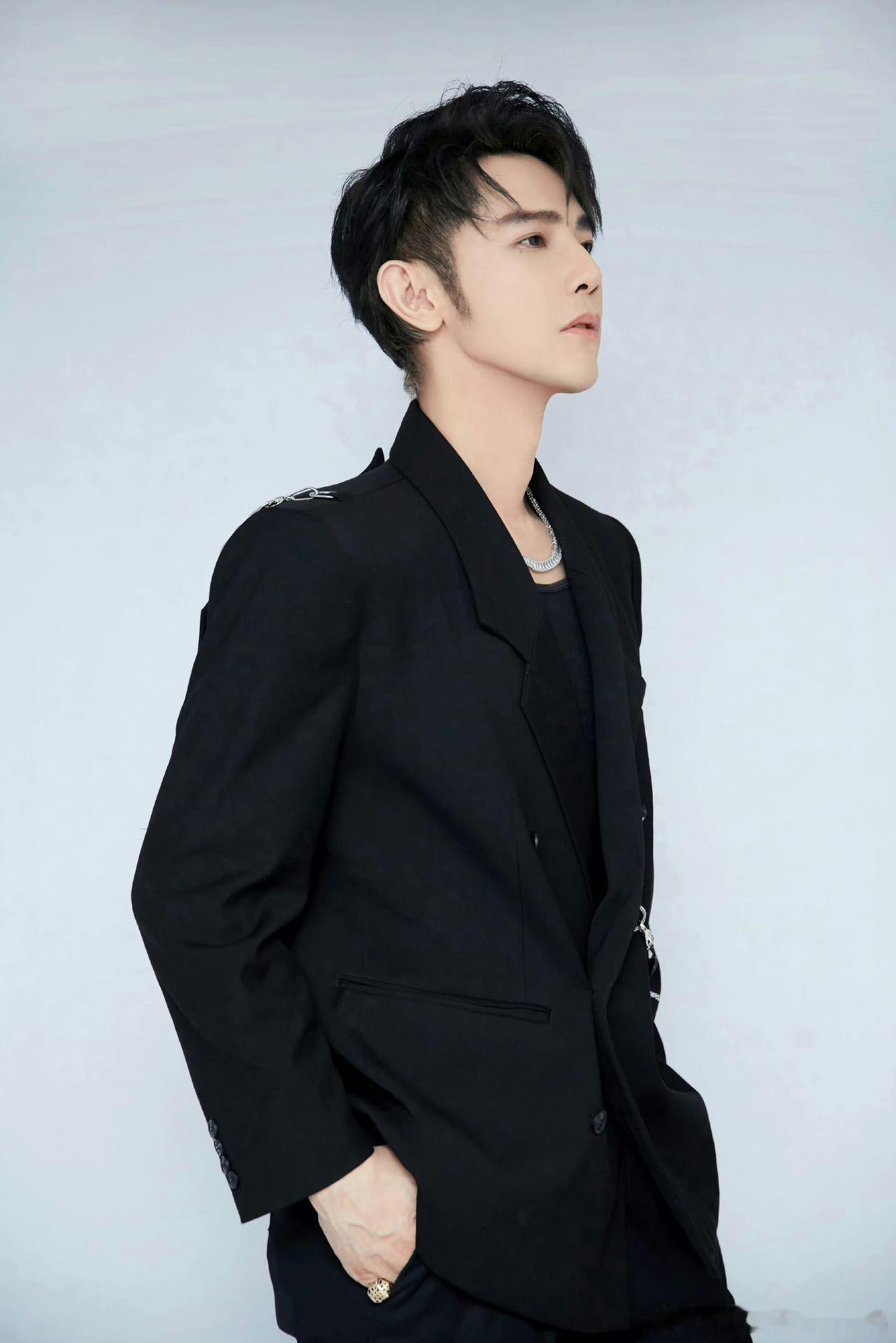 #地球上的cos已经满足不了汪东城了#汪东城这波操作太牛了！突破地球界限，cos