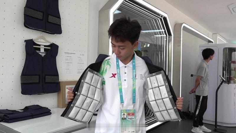 小米降温背夹2 Pro实测：40℃高温秒降18℃！」​​ 磁吸+卡扣双模式｜三档
