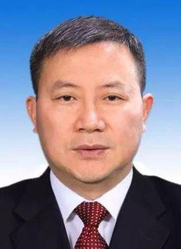 珠海，任市委常w10年的郭才武，到底官宣了

老郭生于1968年。

1991年