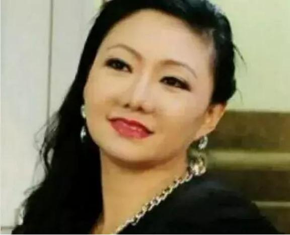 “你们判我死刑，我都不会退赃！”2015年3月，在庄严的法庭上，一个贪腐敛财六千