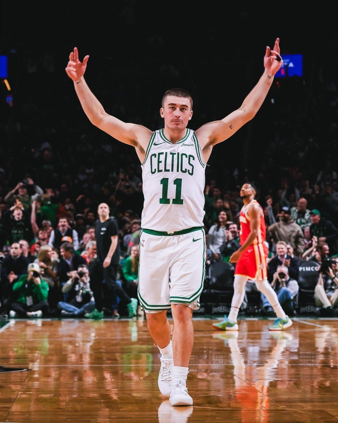 凯尔特人图库 本赛季继续扮演着突击手的角色，经受过各种大场面考验的普里查德，如今