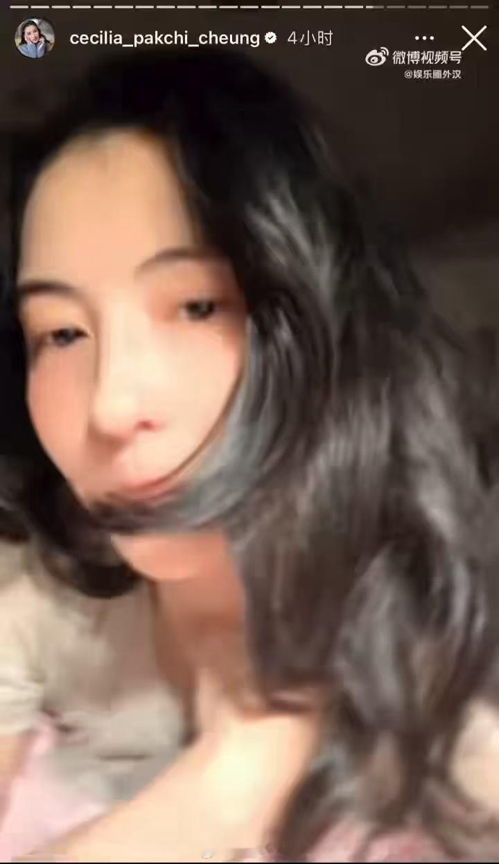 张柏芝开灯瞬间 惊艳 那个镜头我反复拉了十遍。不是看脸（当然脸也好看），是那种“