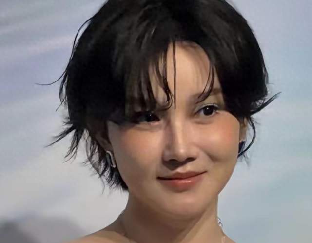 陈小纭近照像姚安娜，又像尚雯婕，粉丝哭诉：你的灵动没有了