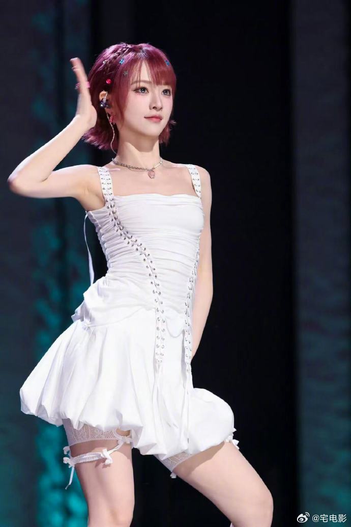 浪姐6取消直播系谣言刚被谣言吓一跳，转头就澄清了，这下可以安心蹲直播了乘风202