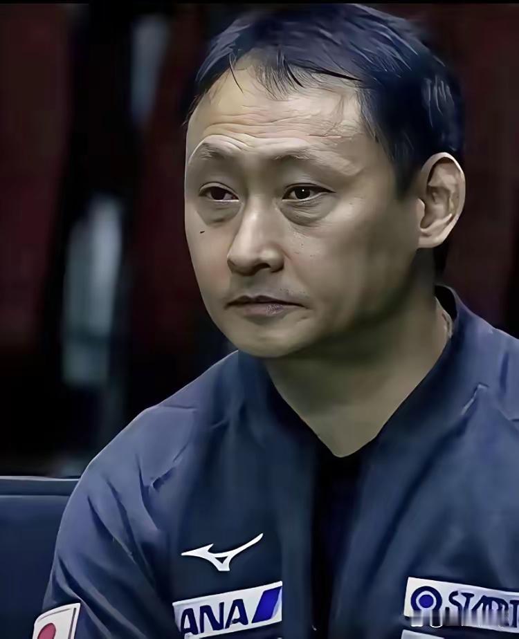 哈哈，张本宇今晚确实可以笑醒了！

他女儿张本美和今天轻松拿下比赛，为明天的双打