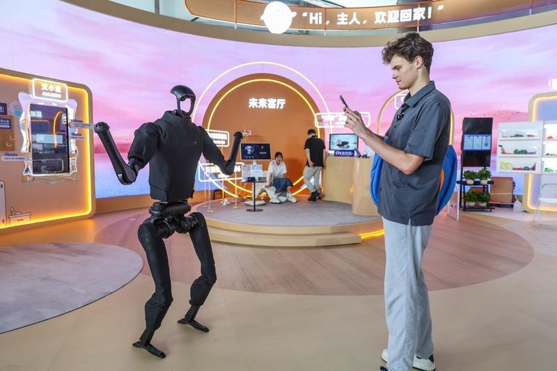 2025年被称为“AI应用元年”，截至12月，有930家标签含AI应用的公司拿到