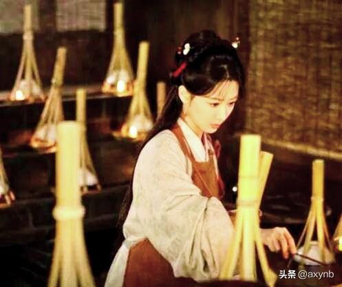 追剧《家业》韵味十足，以徽墨传承诉说家族浮沉。坚守匠心守护祖辈基业，人情道义交织