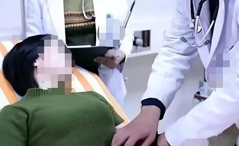 一名女子去医院看病，不料遭到男医生的不怀好意，随后不顾反抗将其强奸。陈女士今年3