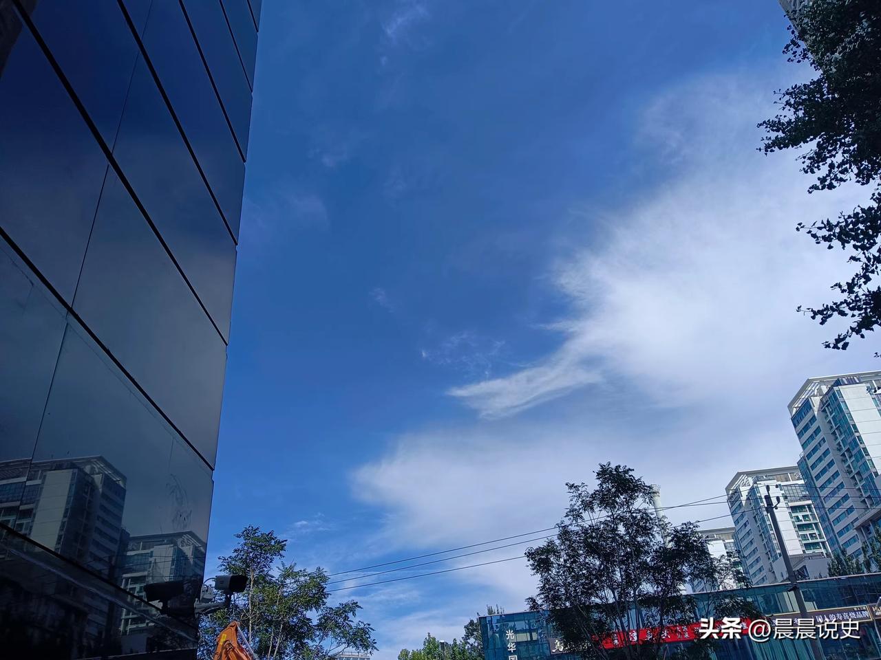 前央视主持人欧阳夏丹千里赴德令哈，只为赴一场海子的诗约
 
我们都是生命中的过客