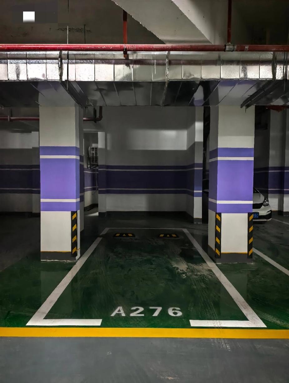 开发商说这个车位比其他车位便宜1.8万，老公想买下来，我有点看不懂！这么窄该怎么