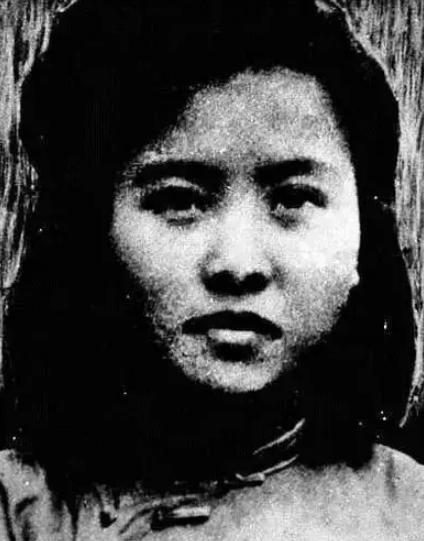 1949年，押送朱世君去渣滓洞的路上，特务李朝成悄悄松开了手铐，眼看竹林就在眼前