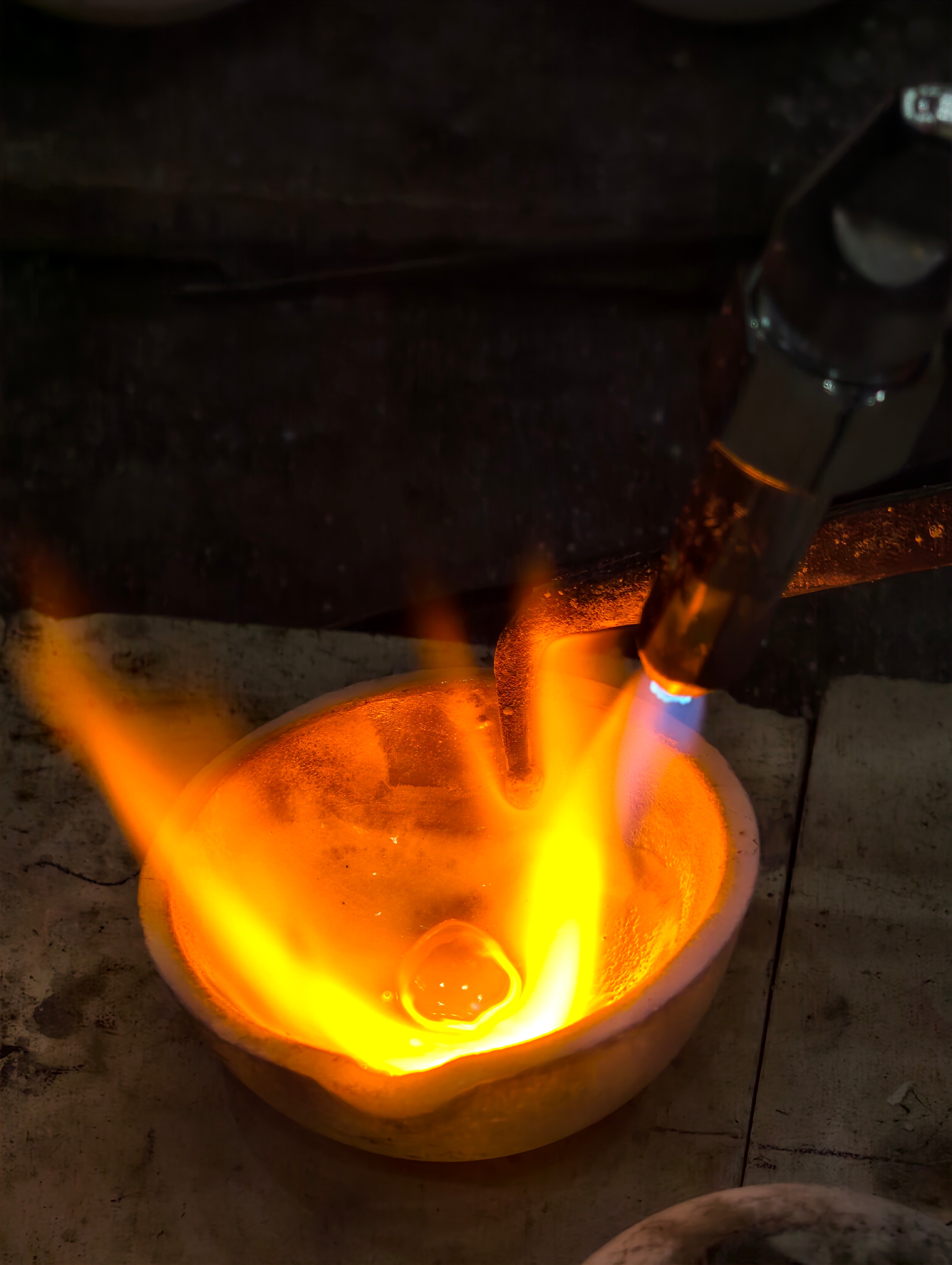 美芯片股史诗级暴涨 芯片是有使用寿命和技术迭代周期的很多AI公司的数据中心每年损