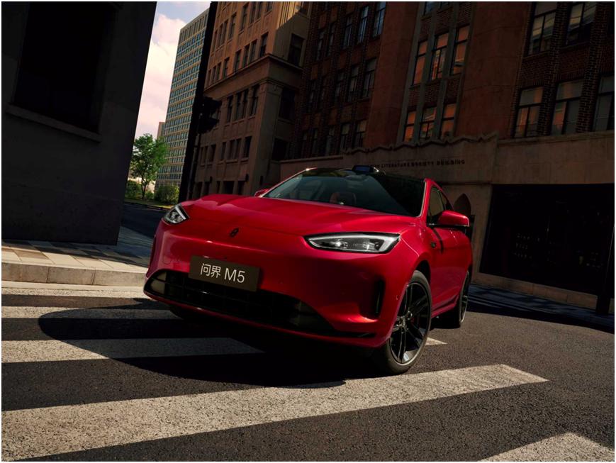 不看参数看颜值！问界新M5 Ultra对比Model Y，谁更吸睛？
作为一个对