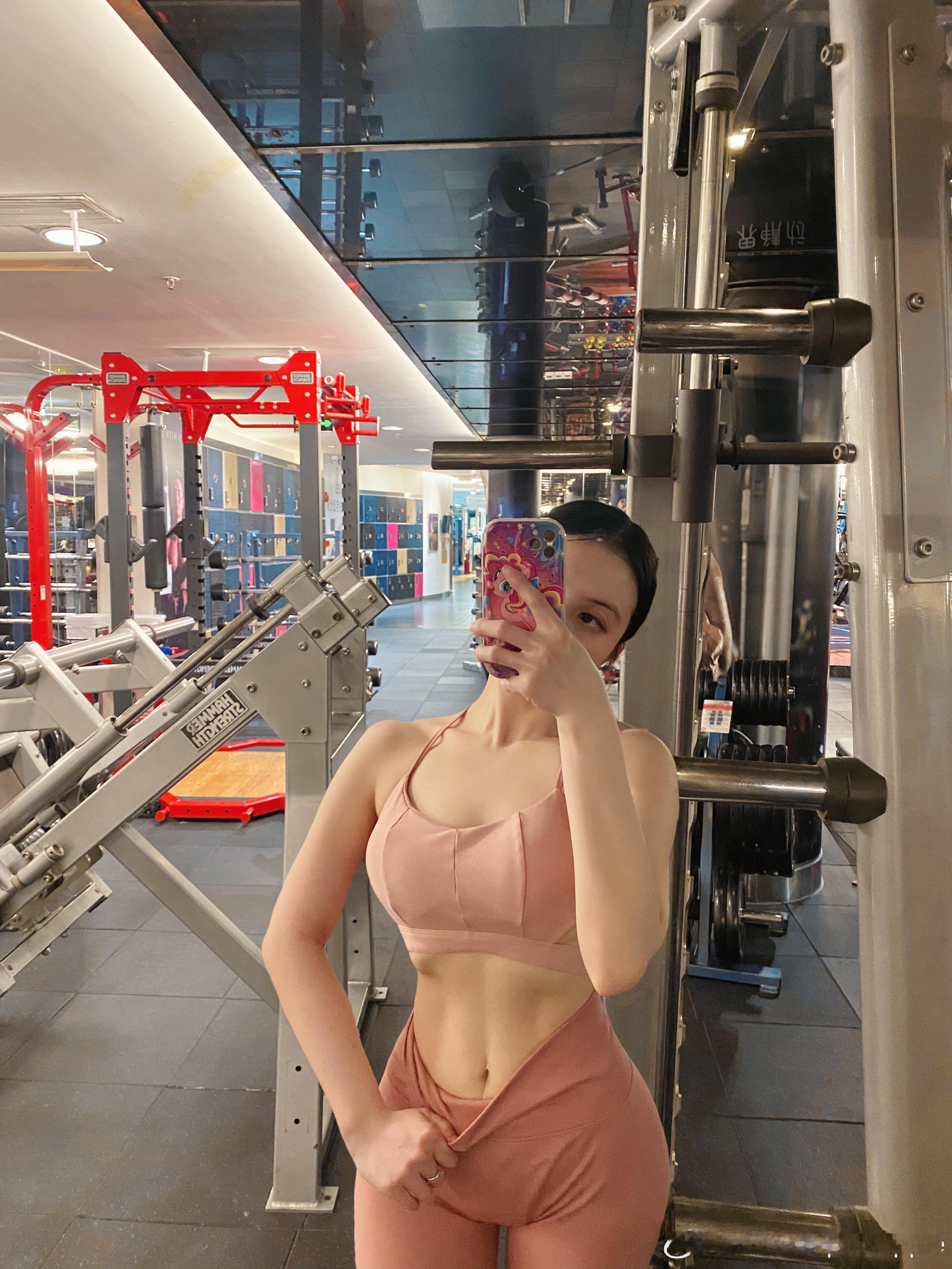 为什么这么多年了还是不腻[doge]一来到健身房还是如此沉迷[喵喵]#运动技能不