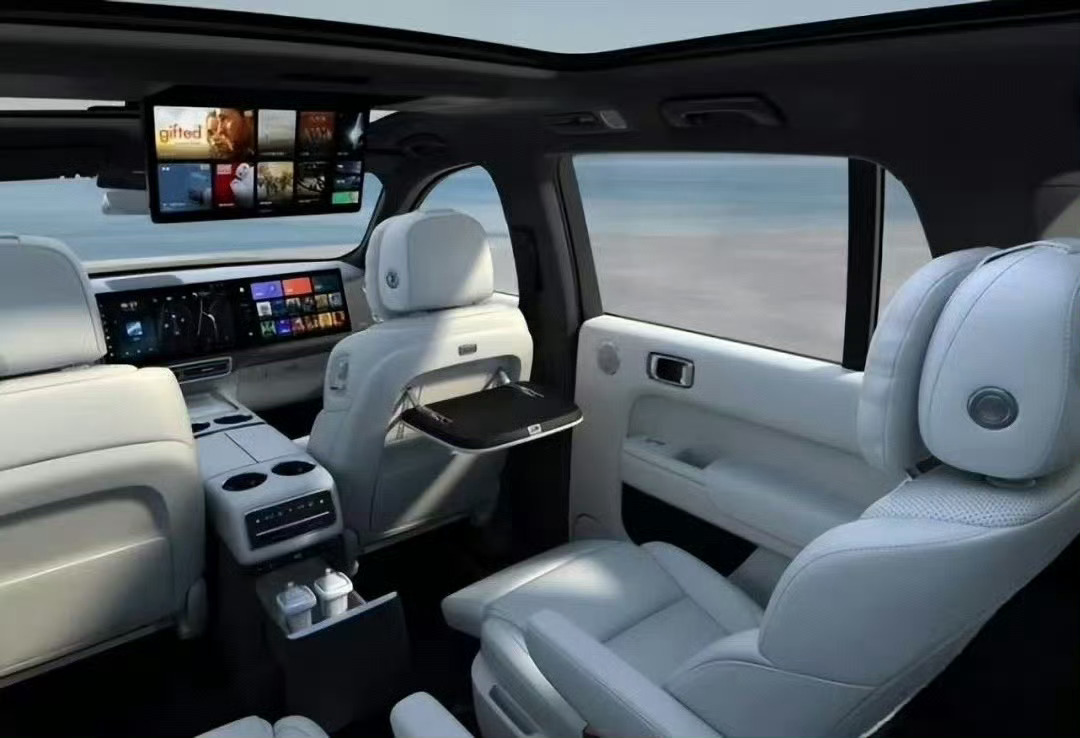 护城河的核心，我觉得还得是难以被模仿的长期优势。冰箱彩电大沙发的门槛太低了，供应