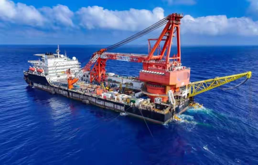 日本措手不及！中国撸起袖子在东海开采新油气，191国为何噤声？
当东海波涛之下，