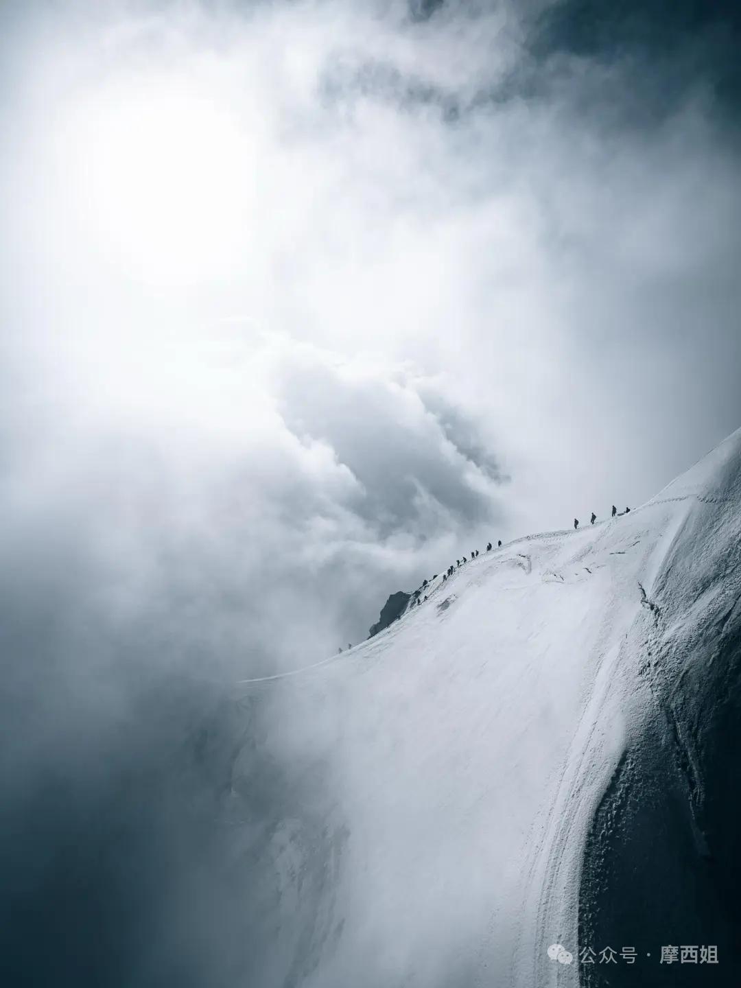 不传之秘 ：形意兼备——步法是架子，意是唱戏的

闲人老师常说一句话：“搭架子唱