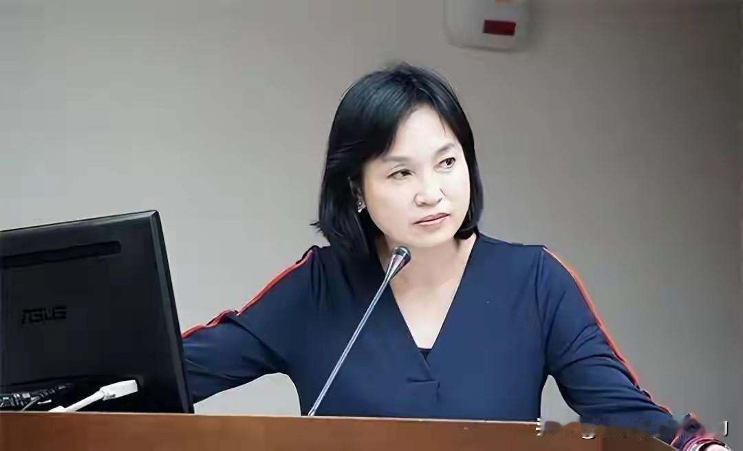 国民党高雄市党部说近期网上流传很多AI视频称“柯志恩蓝皮绿骨”，他们严厉谴责这种