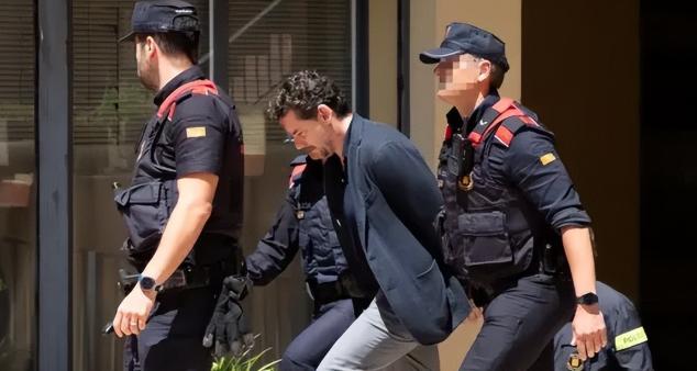 惊天反转！西班牙亿万富翁摔落150米悬崖坠亡，长子涉嫌谋杀被捕。
 
2026年