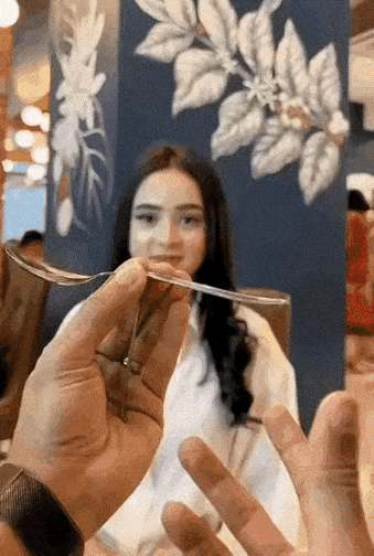 女人千千万，只要有一个自己喜欢的就够了，多了不一定是个好事情。
人的一生生命是有