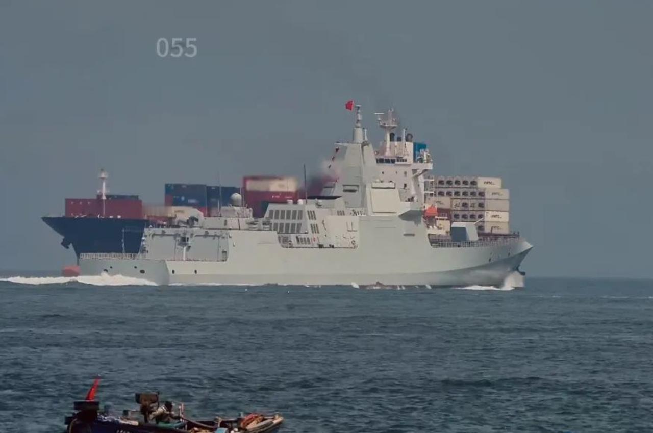 派军舰护航，看看美军敢不敢拦。

美国派了超15艘军舰，试图在霍尔木兹海峡，对货