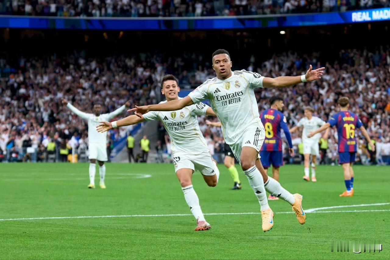 皇马上半场火力全开，2-1领先巴萨