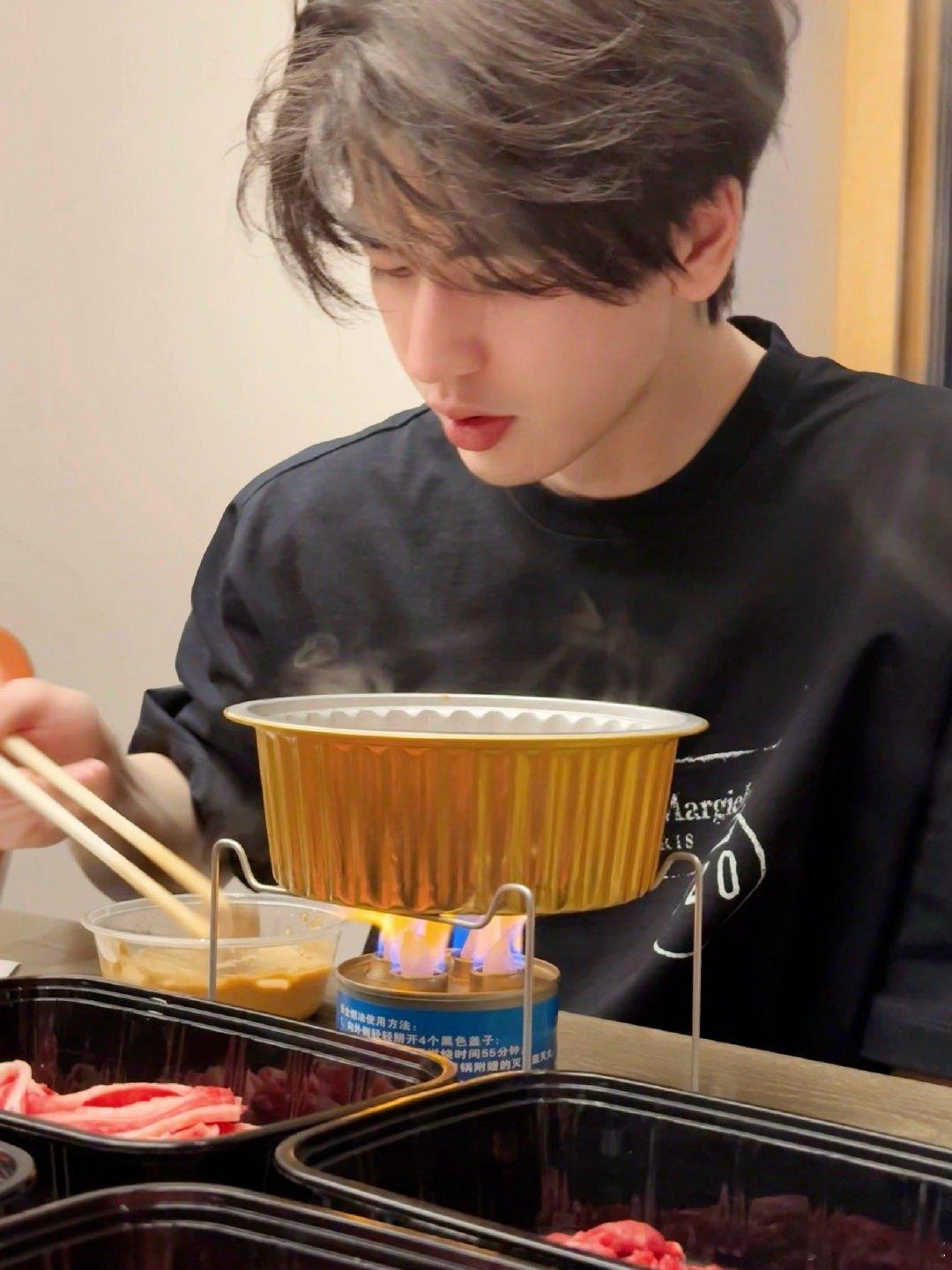 张凌赫，你才是秀色可餐 ​​​