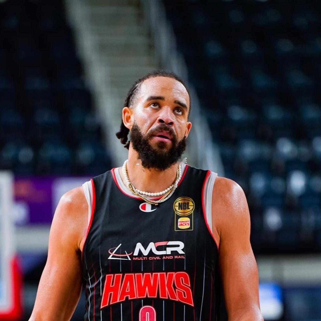 北京首钢北京男篮 麦基社媒：“38，回去继续🔛努力训练，稍后庆祝。” 