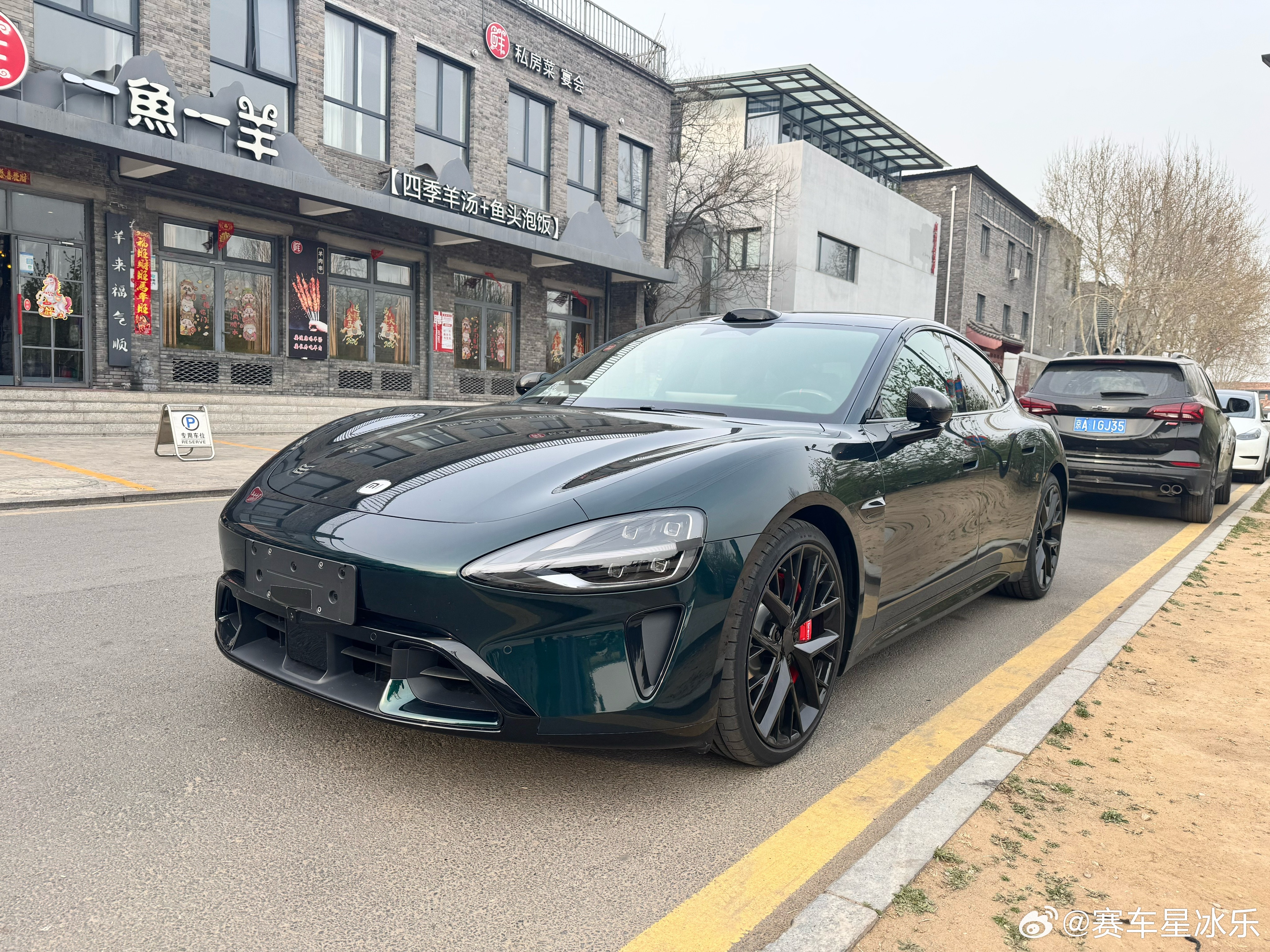 借到新SU7了，不过好像因为已经提车一周了，再拍啥也没太多人关注了，拍点什么好呢