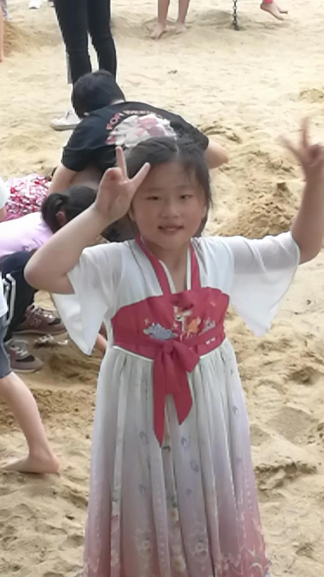 寻人启事
昨天陪小朋友过六一，晚上十点多点回家路过梅林关普滨加油站，顺便加个油。