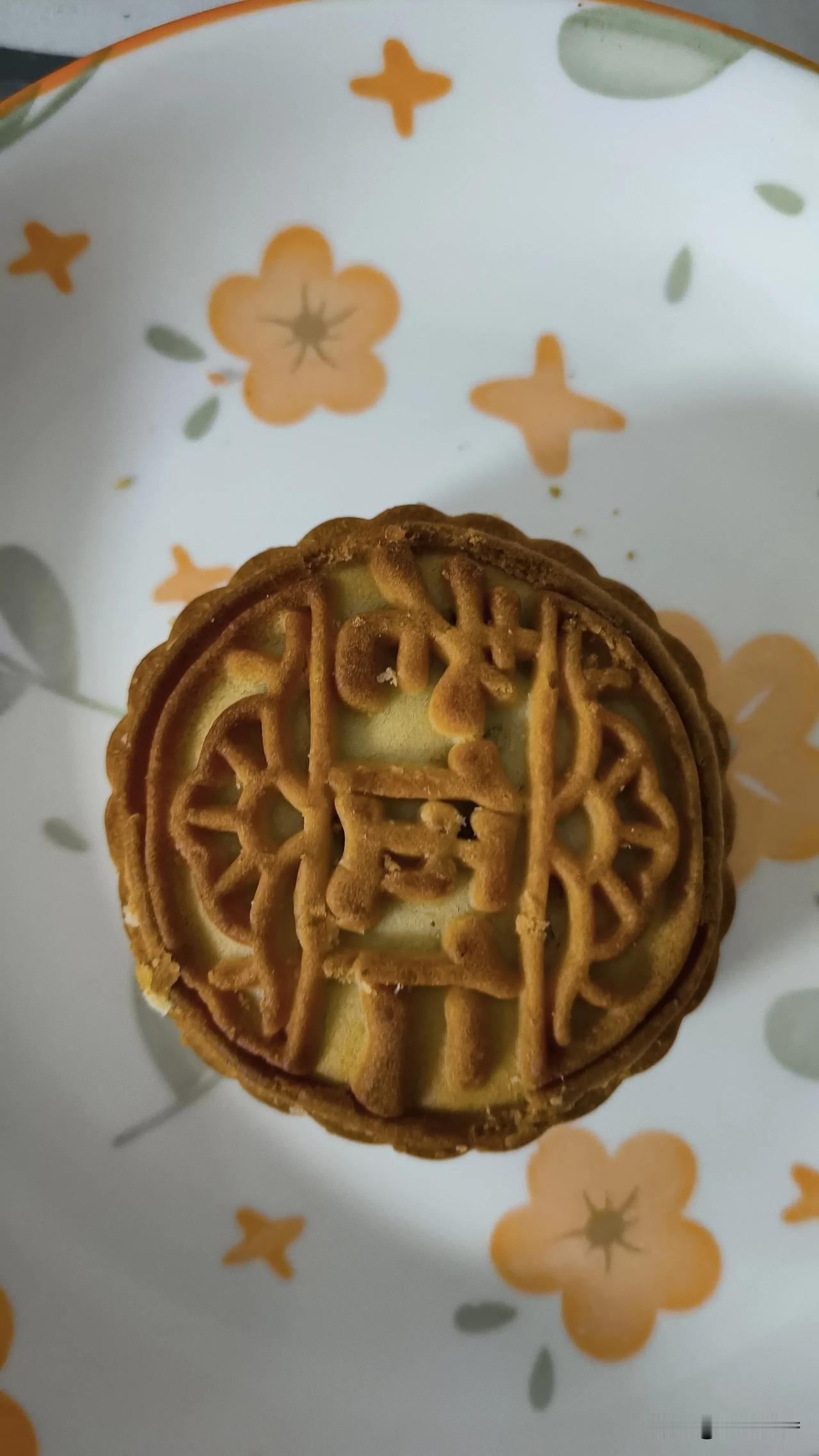 #醉美中秋赏味指南#
中秋节马上就要到了，吃月饼，献水果，当然革命的小酒来几杯。