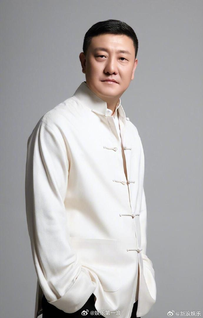 韩磊已报警韩磊方将发声明 近日，有网友称韩磊致其怀孕，并说要给她100万补偿但未