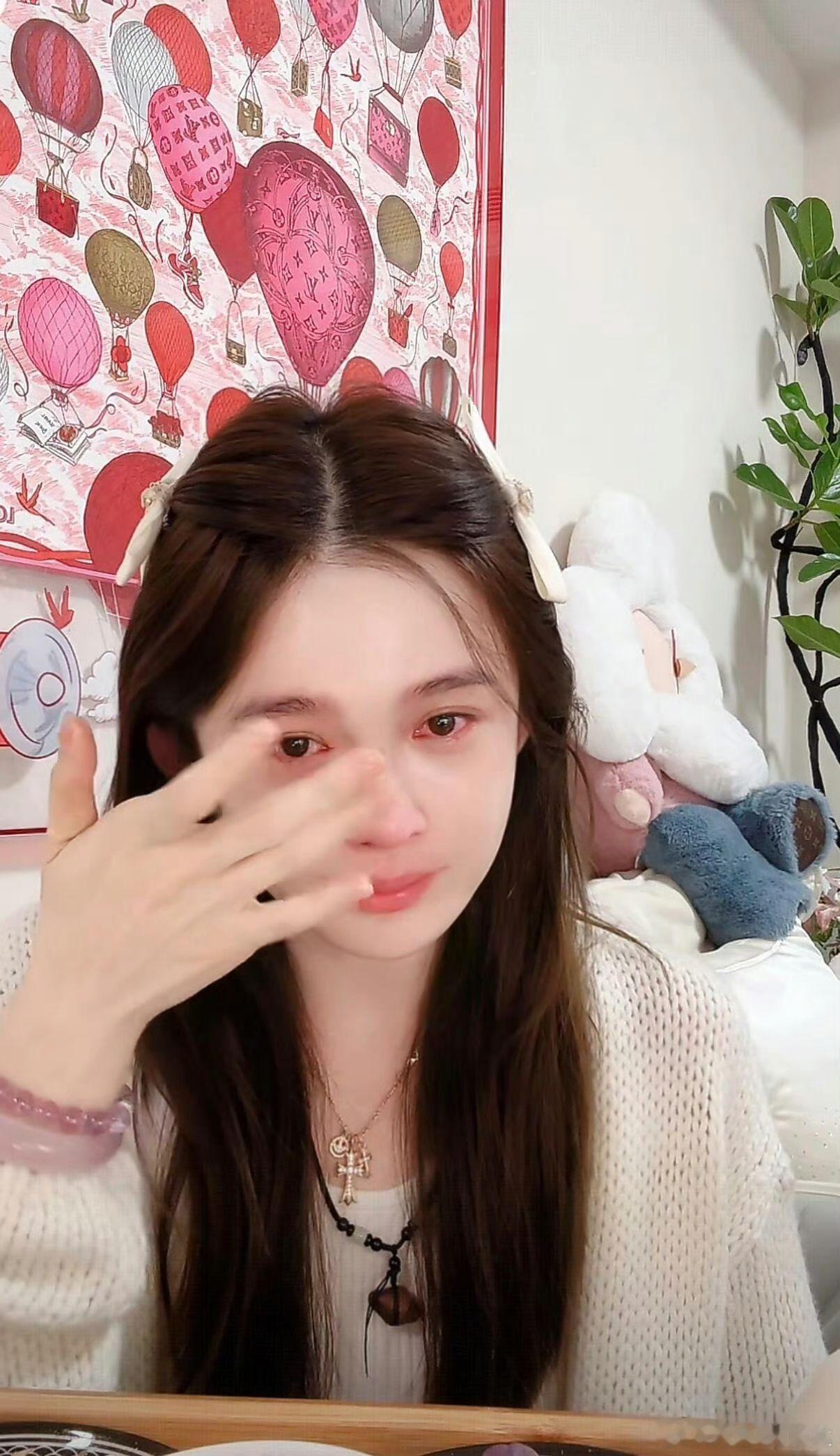 赵樱子患抑郁症赵樱子自曝患抑郁症。赵樱子近期因自曝患抑郁症引发热议，加上她刚自曝