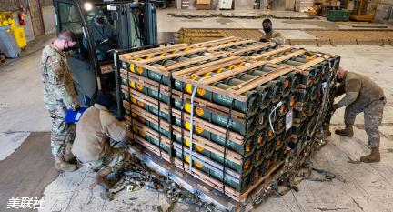 美国国务院已批准与加拿大达成一项潜在协议，购买空袭武器及相关设备，金额近27亿美