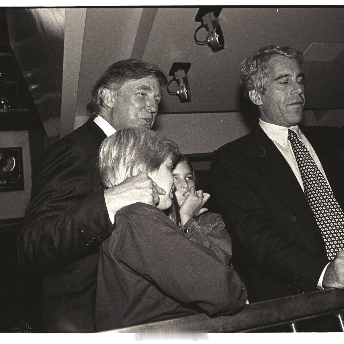 美国司法部行公布的爱泼斯坦文件记录了杰弗里·爱泼斯坦的弟弟马克·爱泼斯坦向美国联