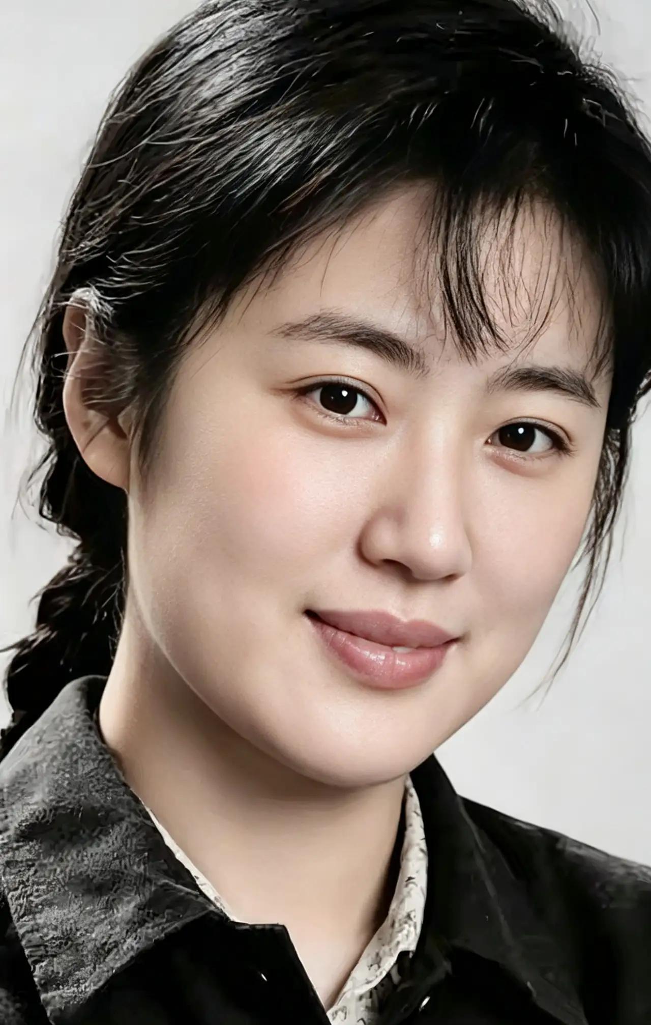 六十年中华第一美女：清水出芙蓉，天然去雕饰
 
她是六十年代公认的中华第一美女，