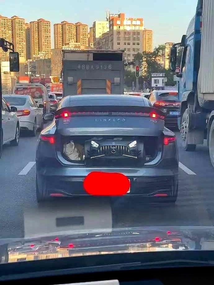 最扎心的是什么你知道吗？
是你曾经觉得高不可攀、要攒好几年钱才敢想的那个牌子，一