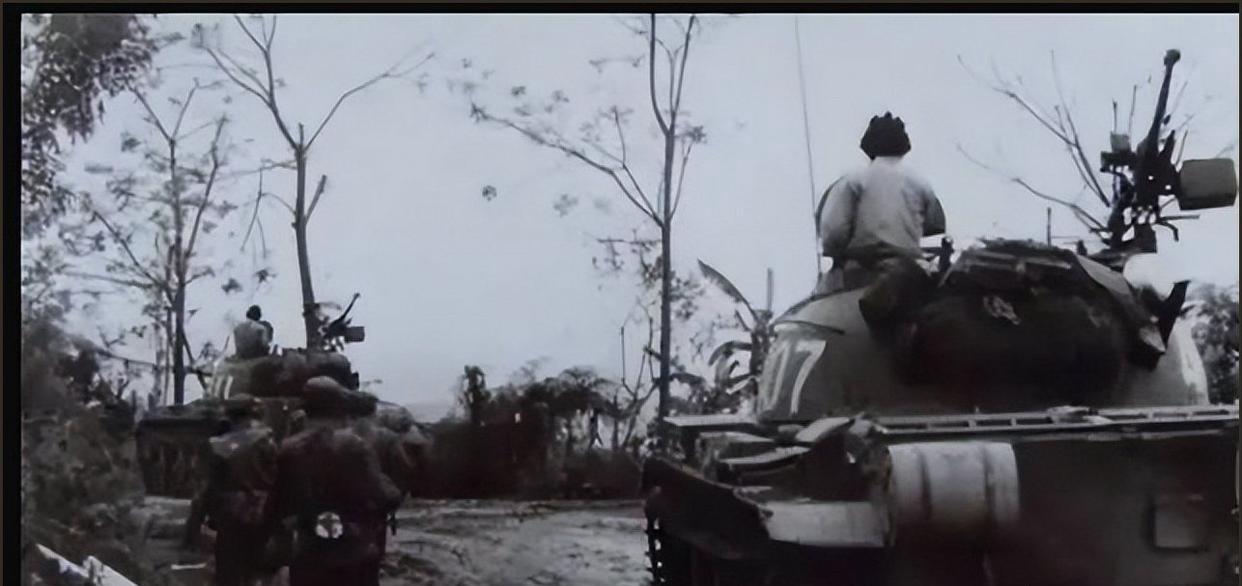 1979 年，一辆中国坦克在越南趴窝 4 天 4 夜，车长带 3 名小兵死守，越