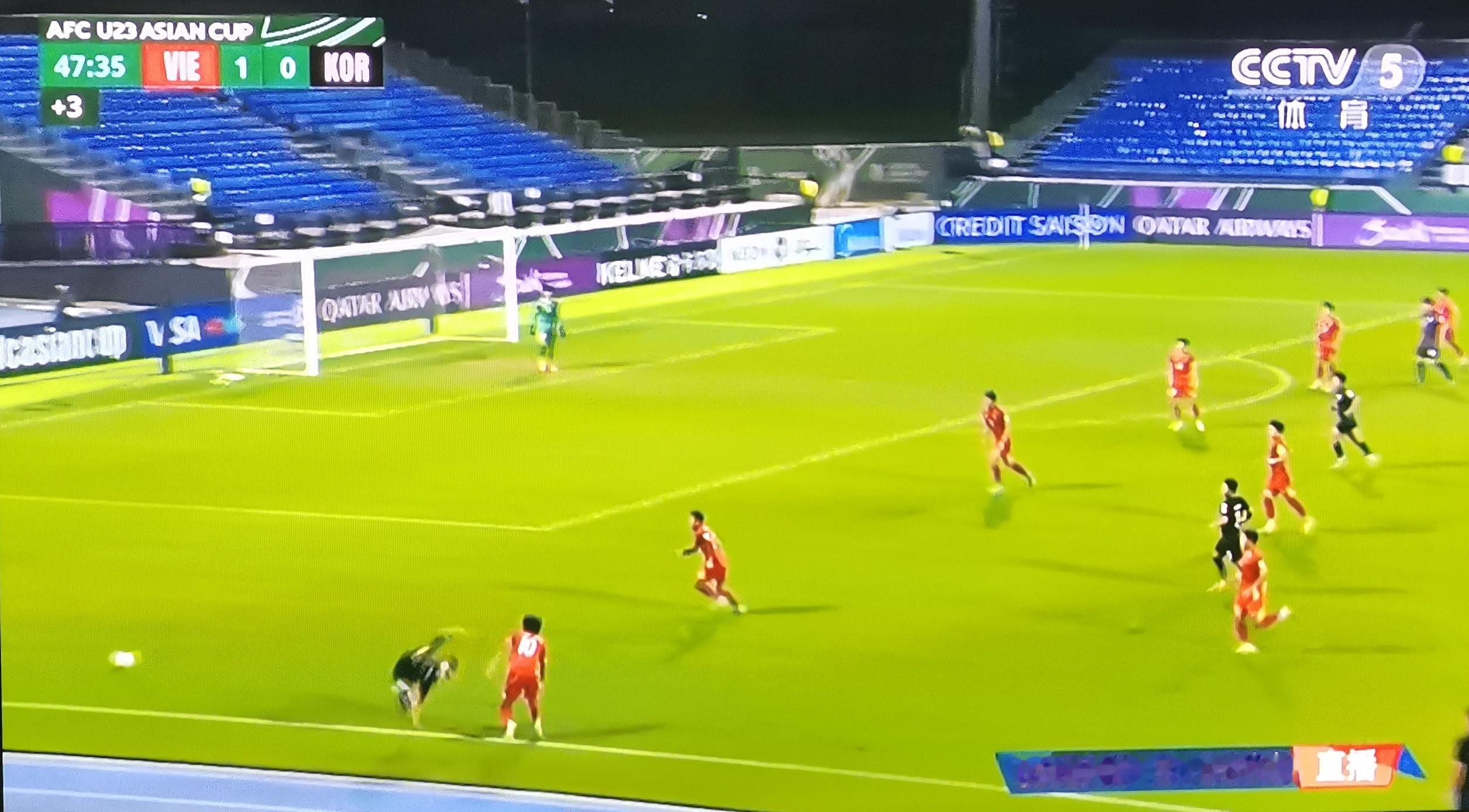 越南半场1：0领先韩国，上一场如果这状态，弄不好就进决赛了。央视转播U23国足与