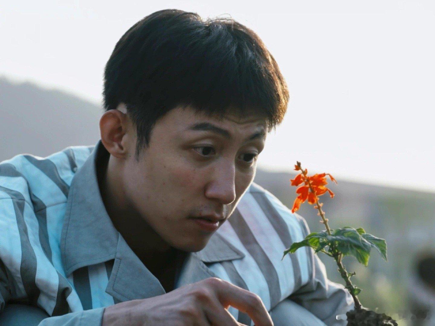 安慰老己别哭了 就当张小满在玩狼人杀🥹似曾相识的黄Sir报警 抓了21只羊哭着