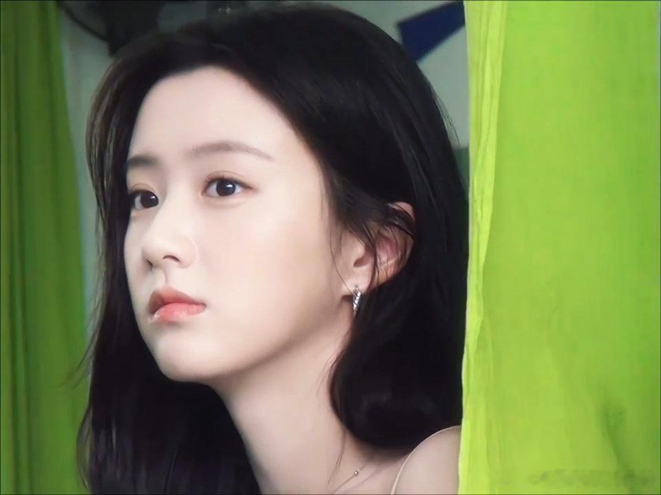 炽夏周挽灰度感女主 包上恩把周挽的灰度感演活了！外表雪白柔软看着毫无攻击性，实则