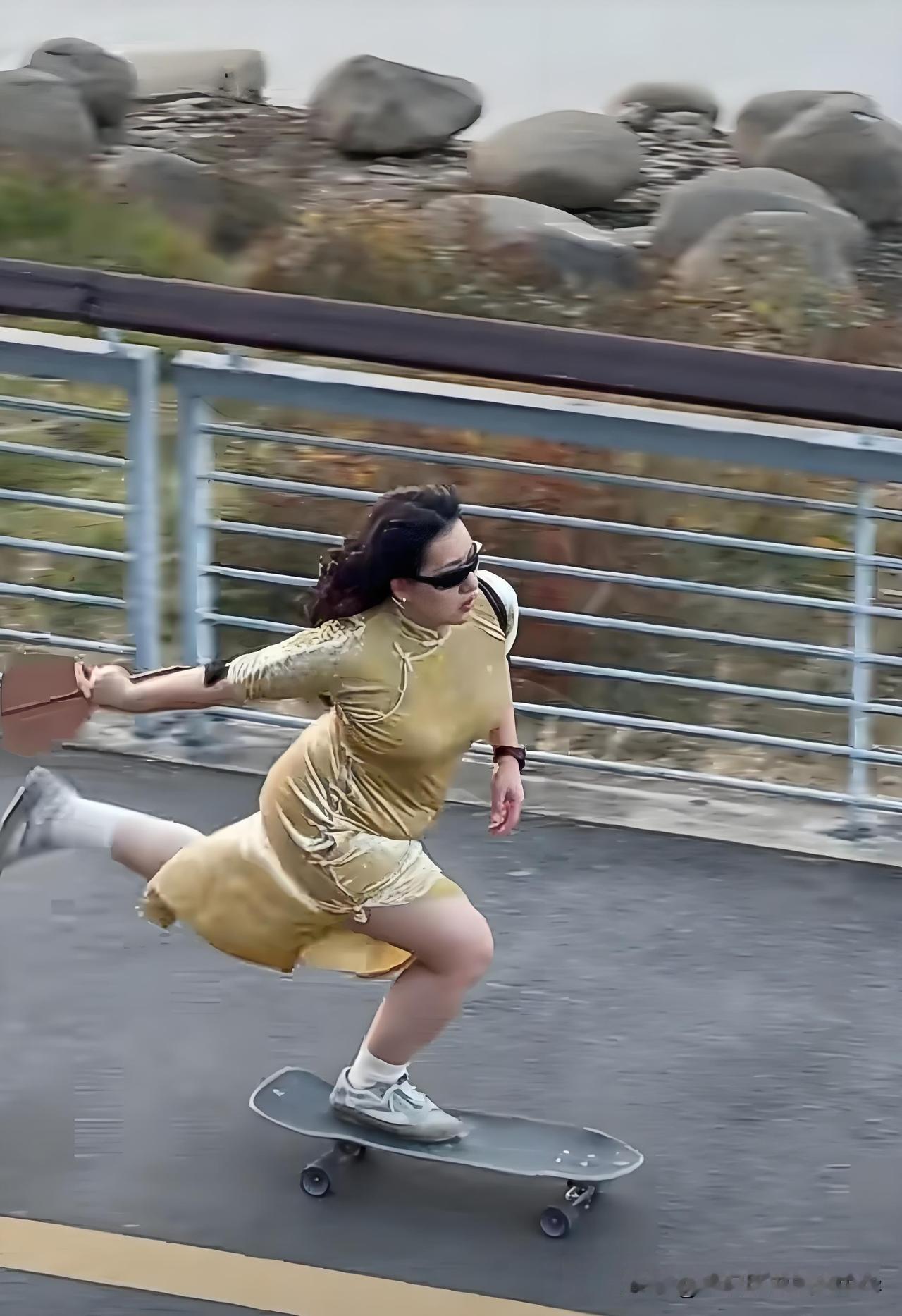 旗袍真美啊！
旗袍是中国女性国服国粹， 是最有代表性的中式女装，旗袍的美的是任何
