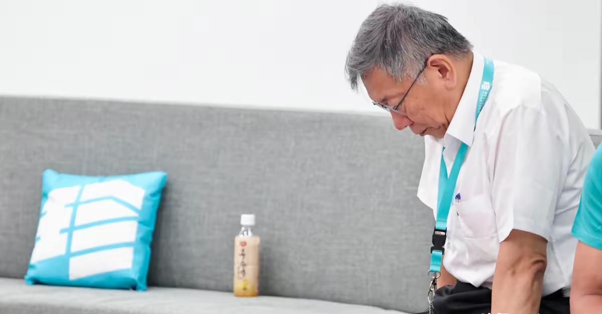 凌涛呛柯文哲无中心思想 “2024撕蓝白协议又想跟赖清德合作”

柯前天刚放完话