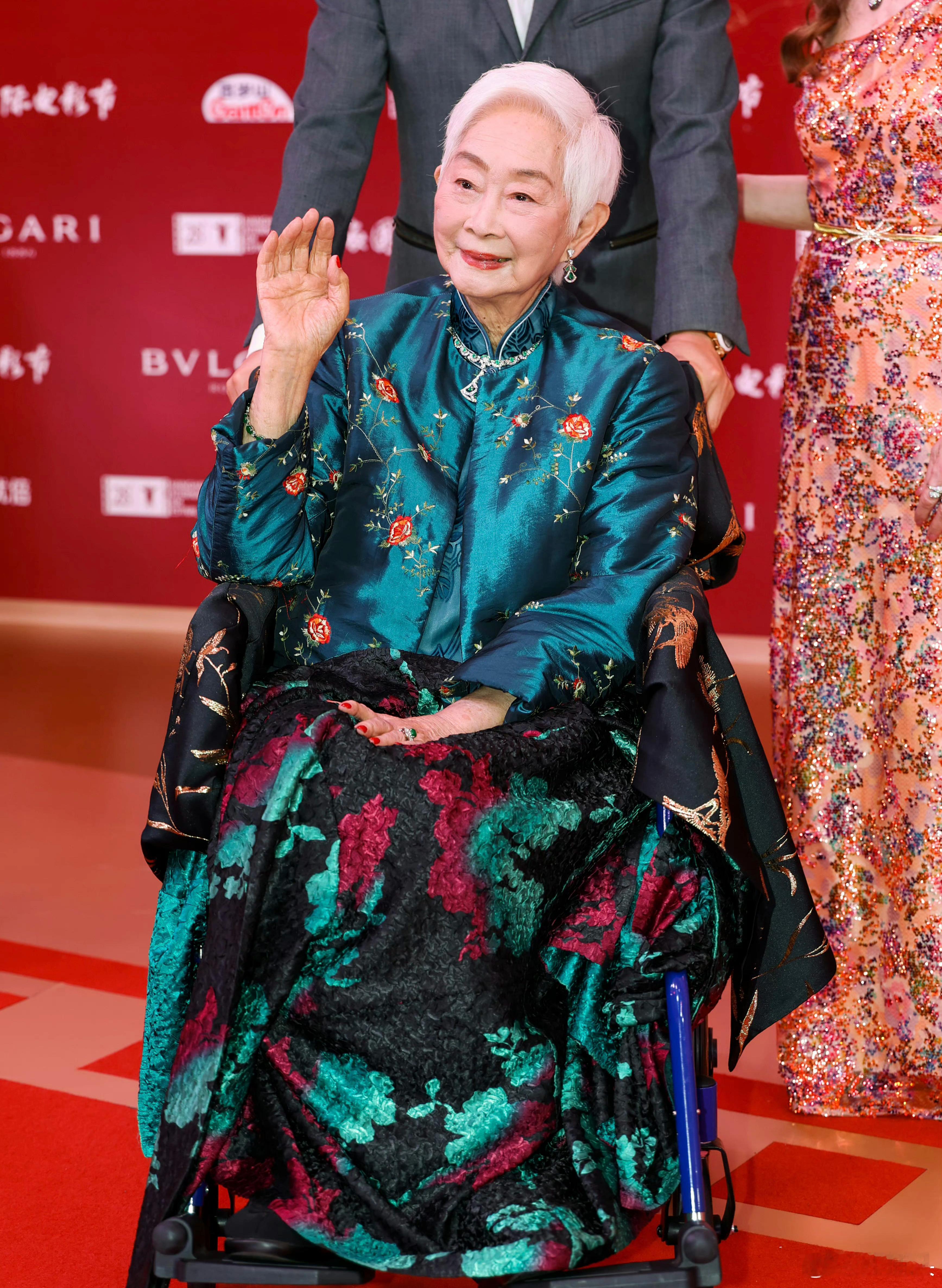 99岁的卢燕。和平：打我上小学那时候，我就记得她是个老太太。 