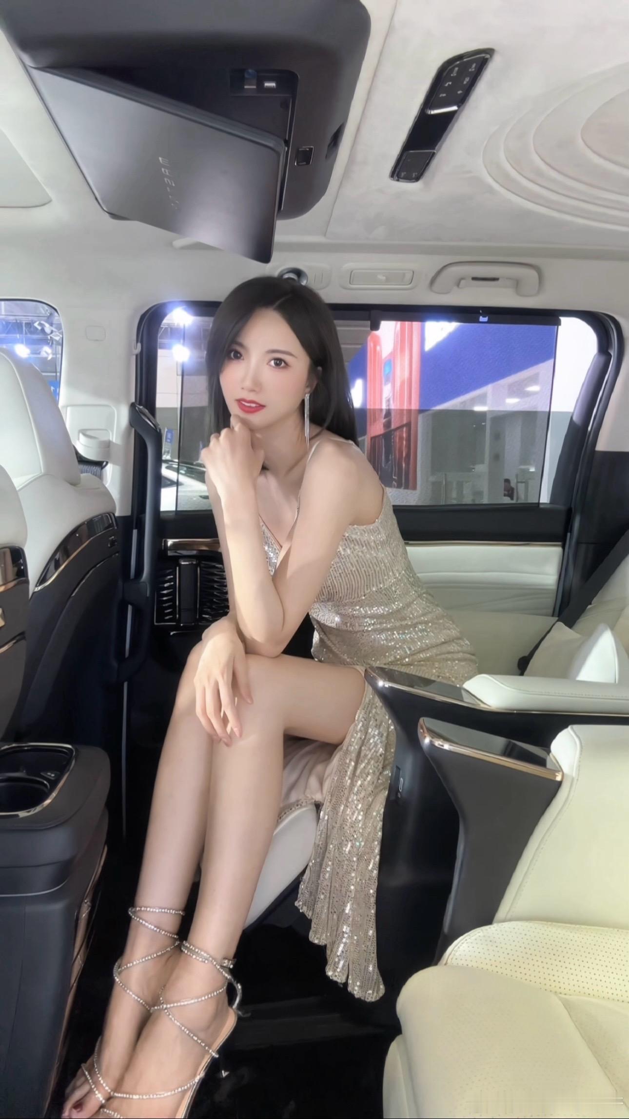 回眸一笑百媚生 ​​​