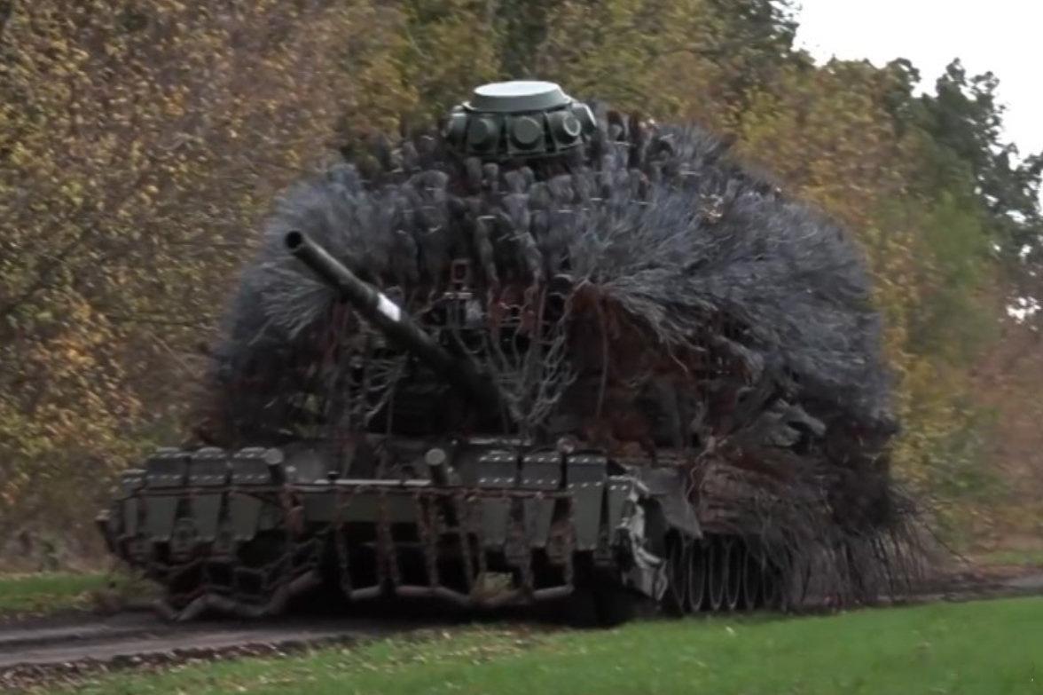 论坦克外型设计的进化[允悲]大二毛没有成体系的研究，FPV威胁下的被动防御措施。