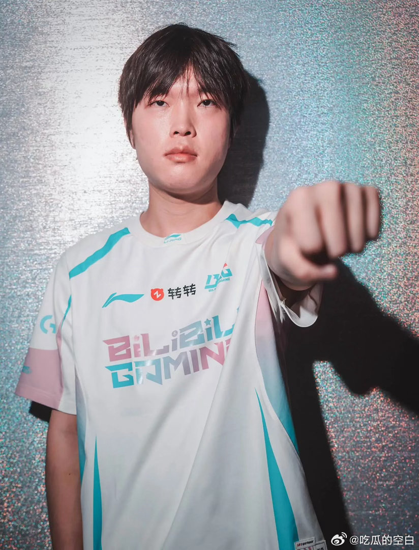 Bin哥的独狼打法遭网友很不满Bin独狼打法被批