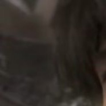 人生祸福相依，笑泪交织，得到不必太喜，你拥有一些，必然会放弃另一些；失去的无须过